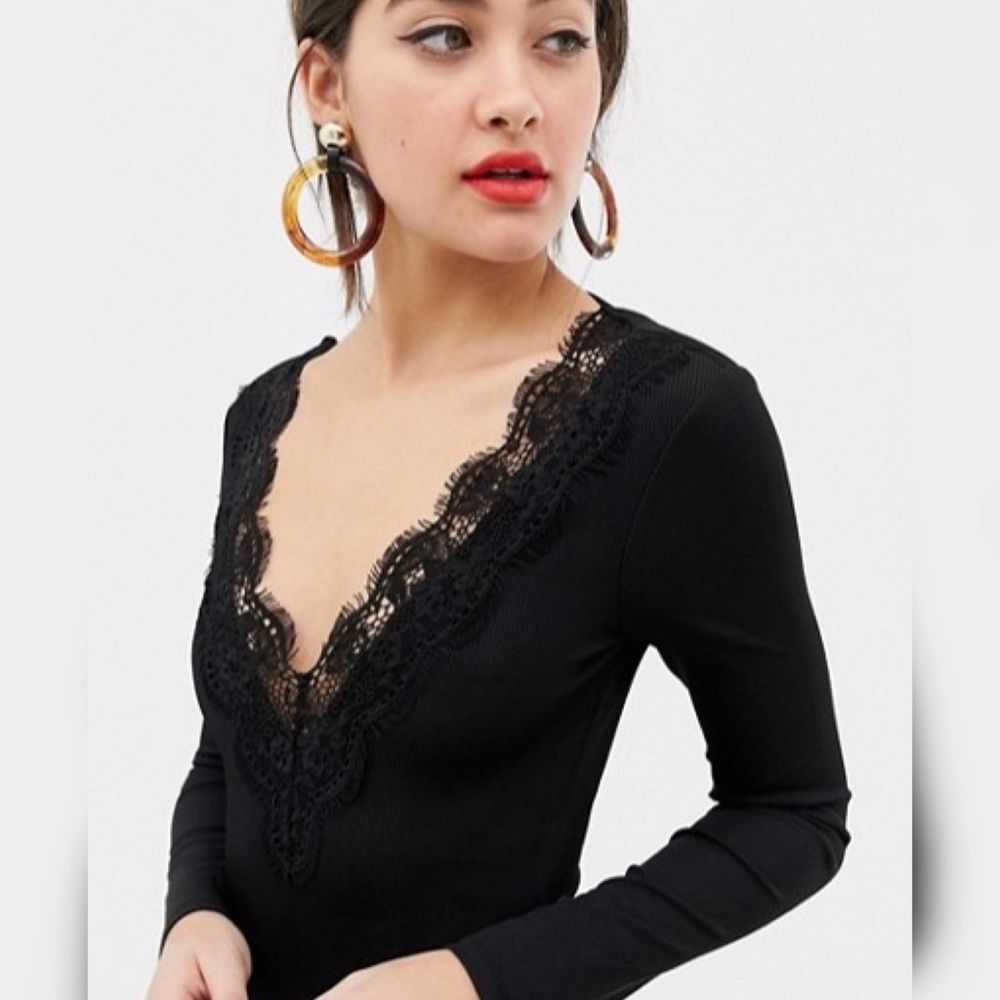 New Look- Lacy Bodysuit